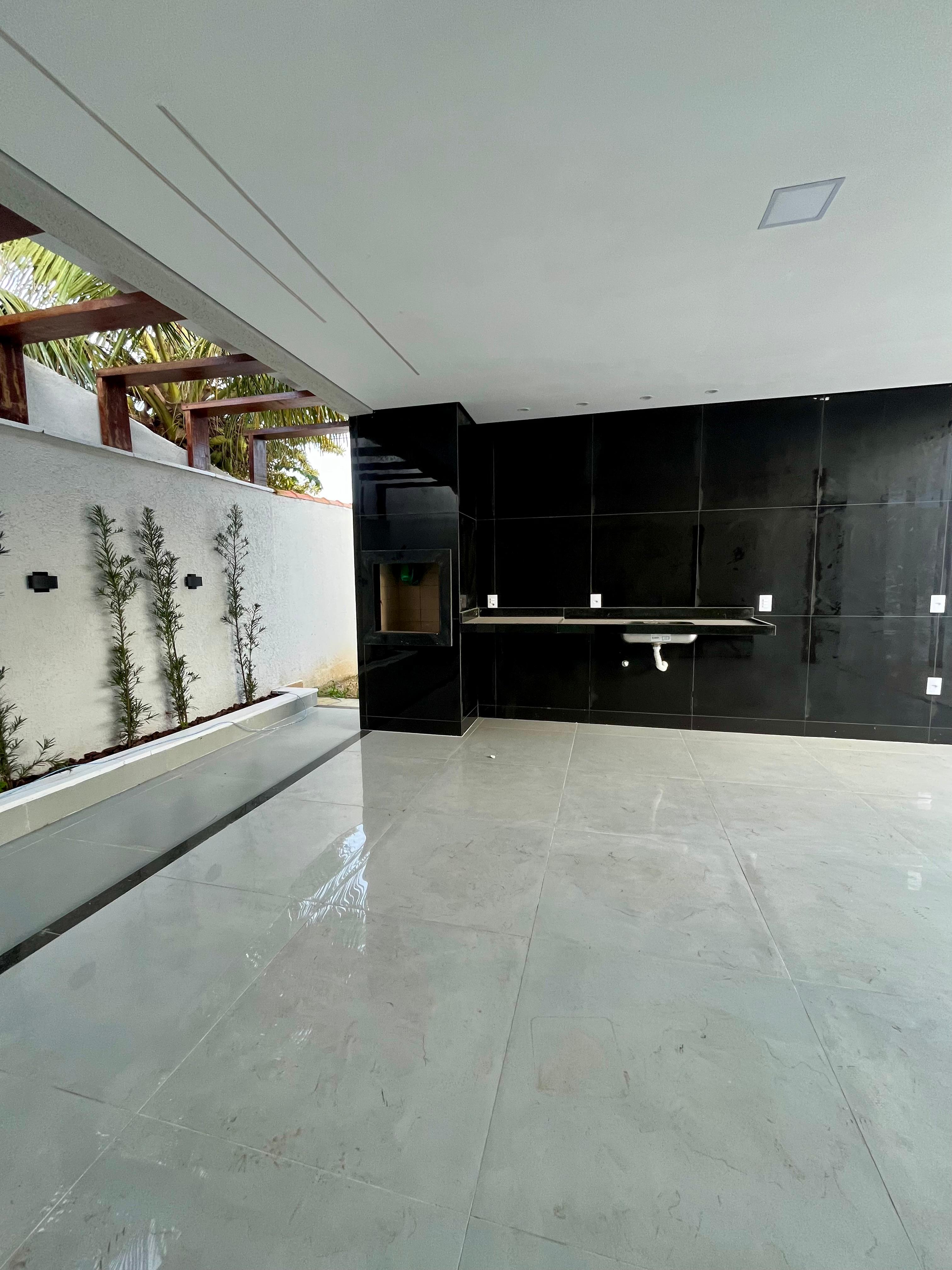 Casa de alto padrão à venda no Jardim Atlântico Leste, em Itaipuaçu, Maricá (RJ)!