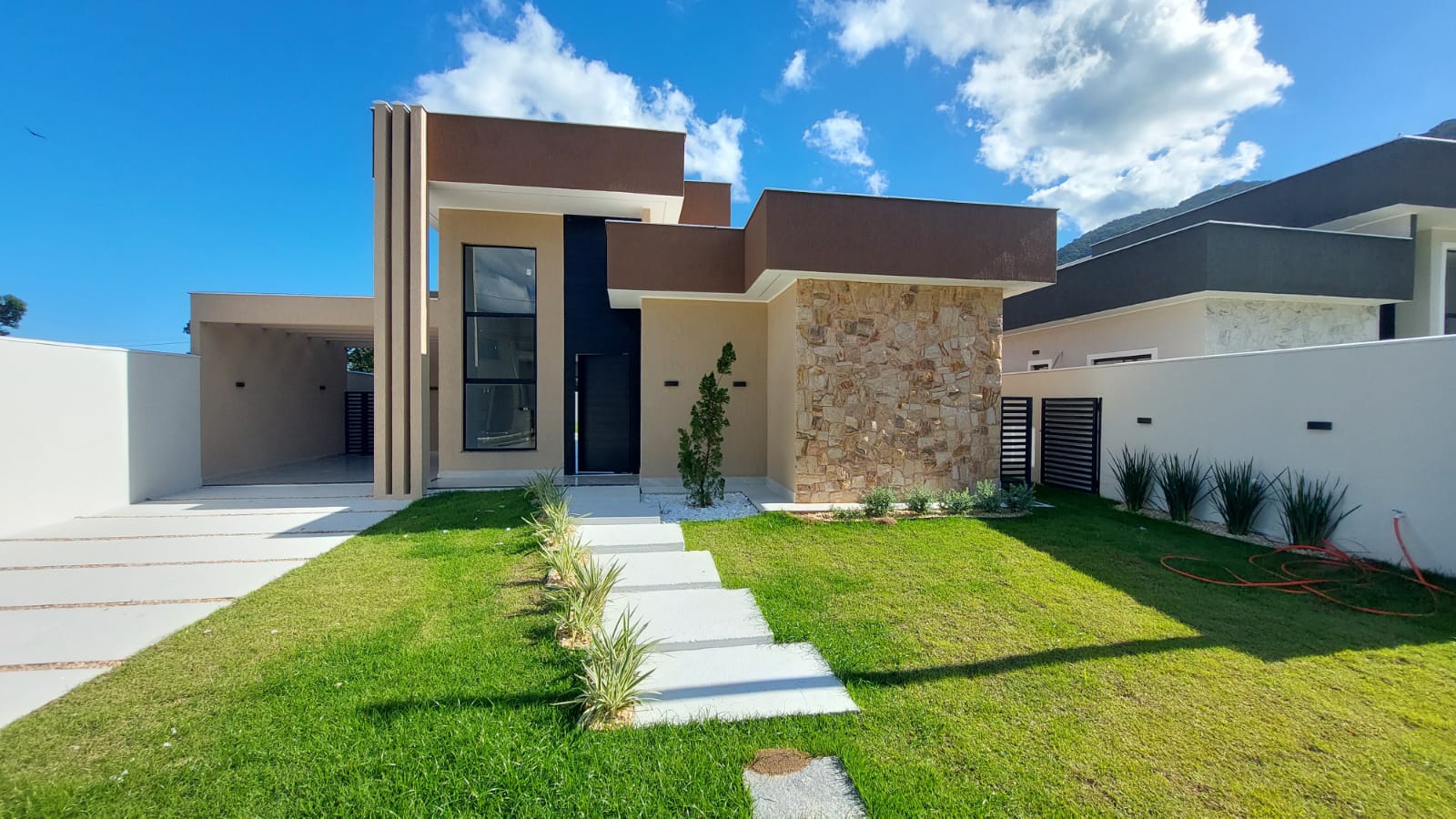 Casa com 3 quartos à venda no Condomínio Privilege Golf, em Maricá/RJ. 