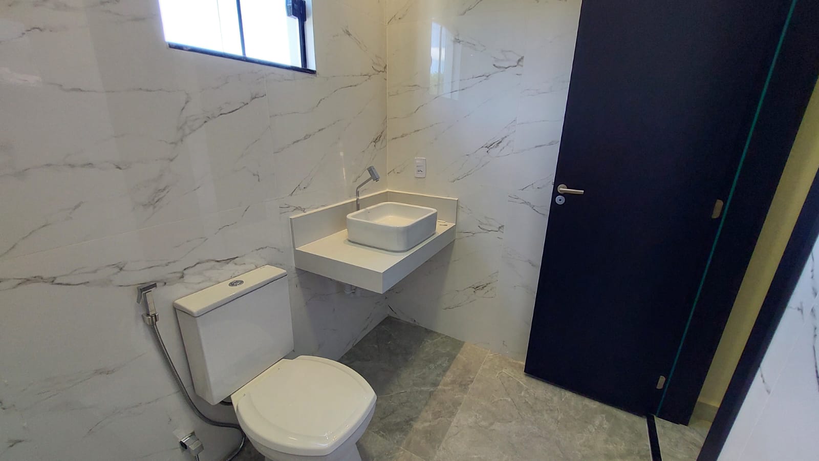 Casa com 3 quartos à venda no condomínio Privilege Golf, em Maricá/RJ. 