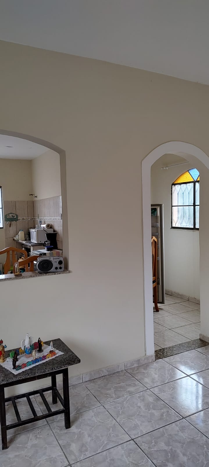 Casa com amplo terreno à venda no Jardim Atlântico Central, Itaipuaçu, Maricá/RJ.