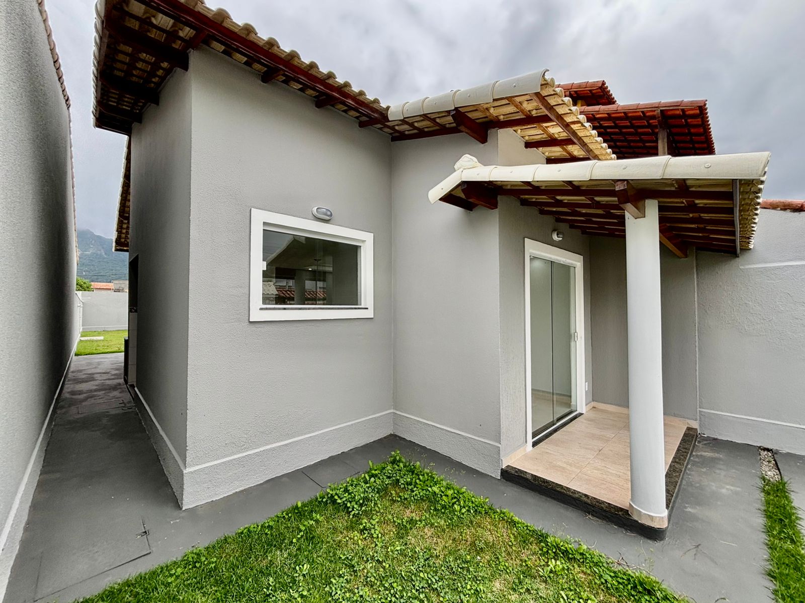 Casa linear com 2 quartos à venda no Jardim Atlântico Oeste, Itaipuaçu, Maricá/RJ
