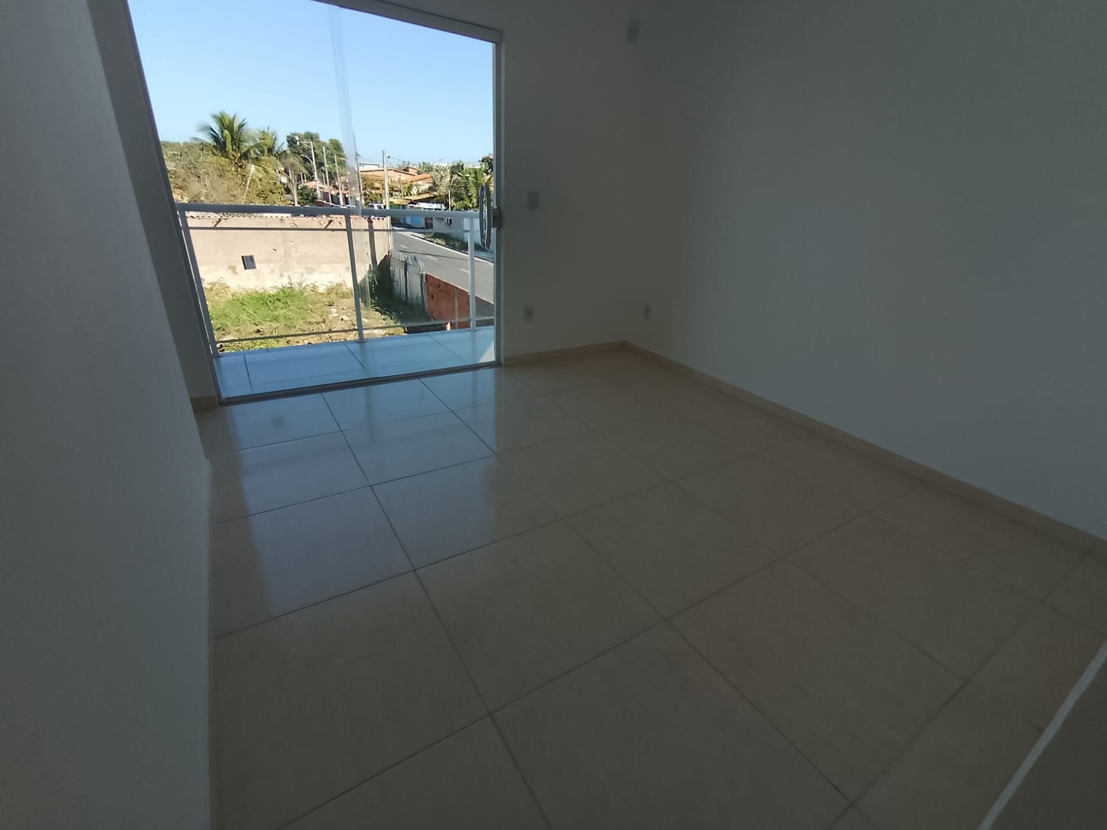 Casa duplex com 2 suítes à venda no Jardim Atlântico Oeste, Itaipuaçu, Maricá, RJ. 