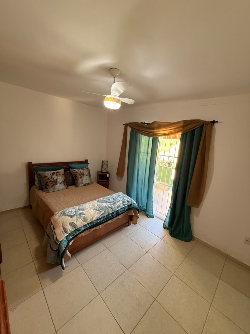 Linda Casa com 4 quartos e piscina no Jardim Atlântico Leste (Itaipuaçu), Maricá, RJ 