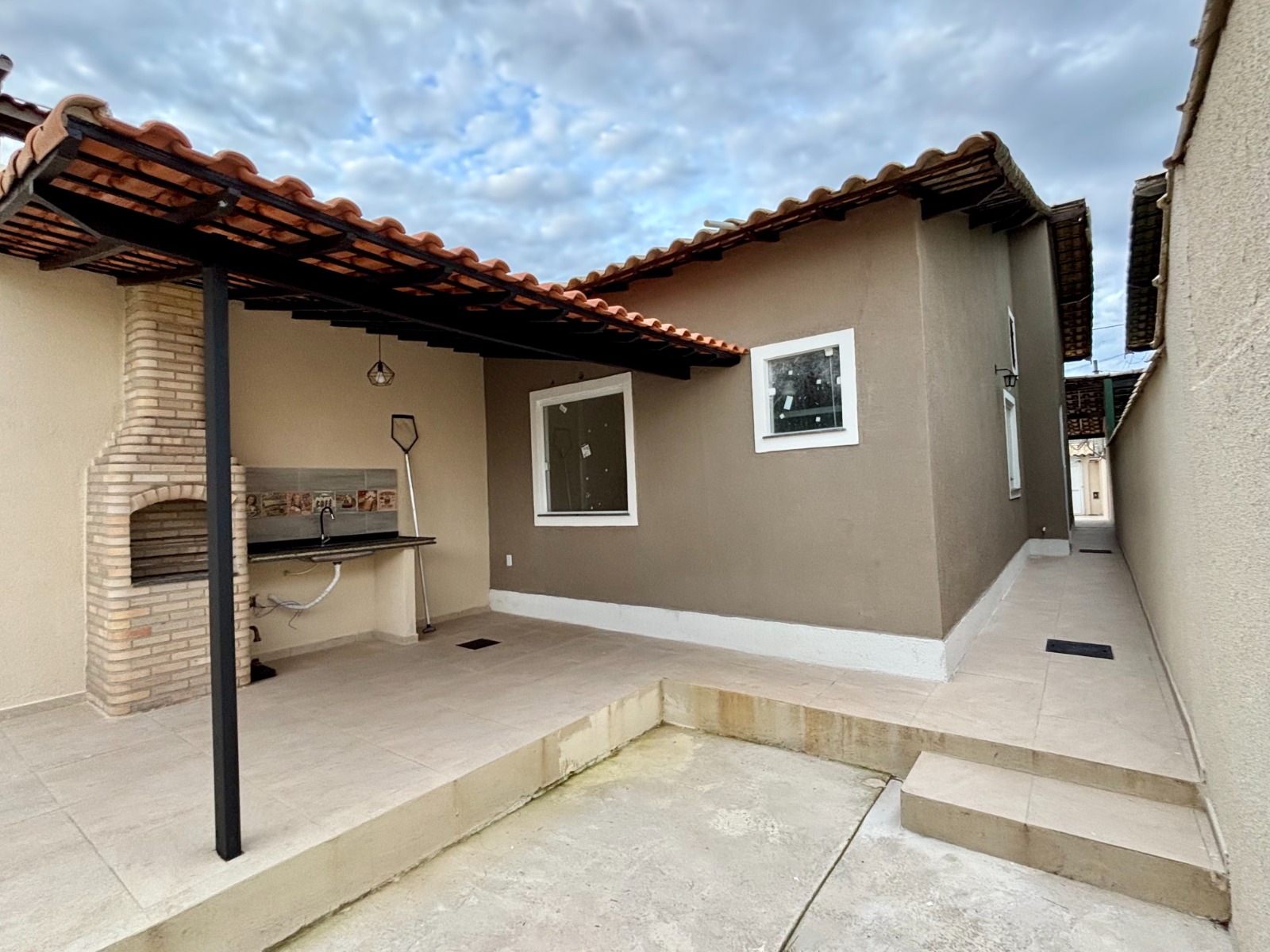 Casa com 2 quartos à venda no Jardim Atlântico Central, Itaipuaçu, Maricá/RJ.
