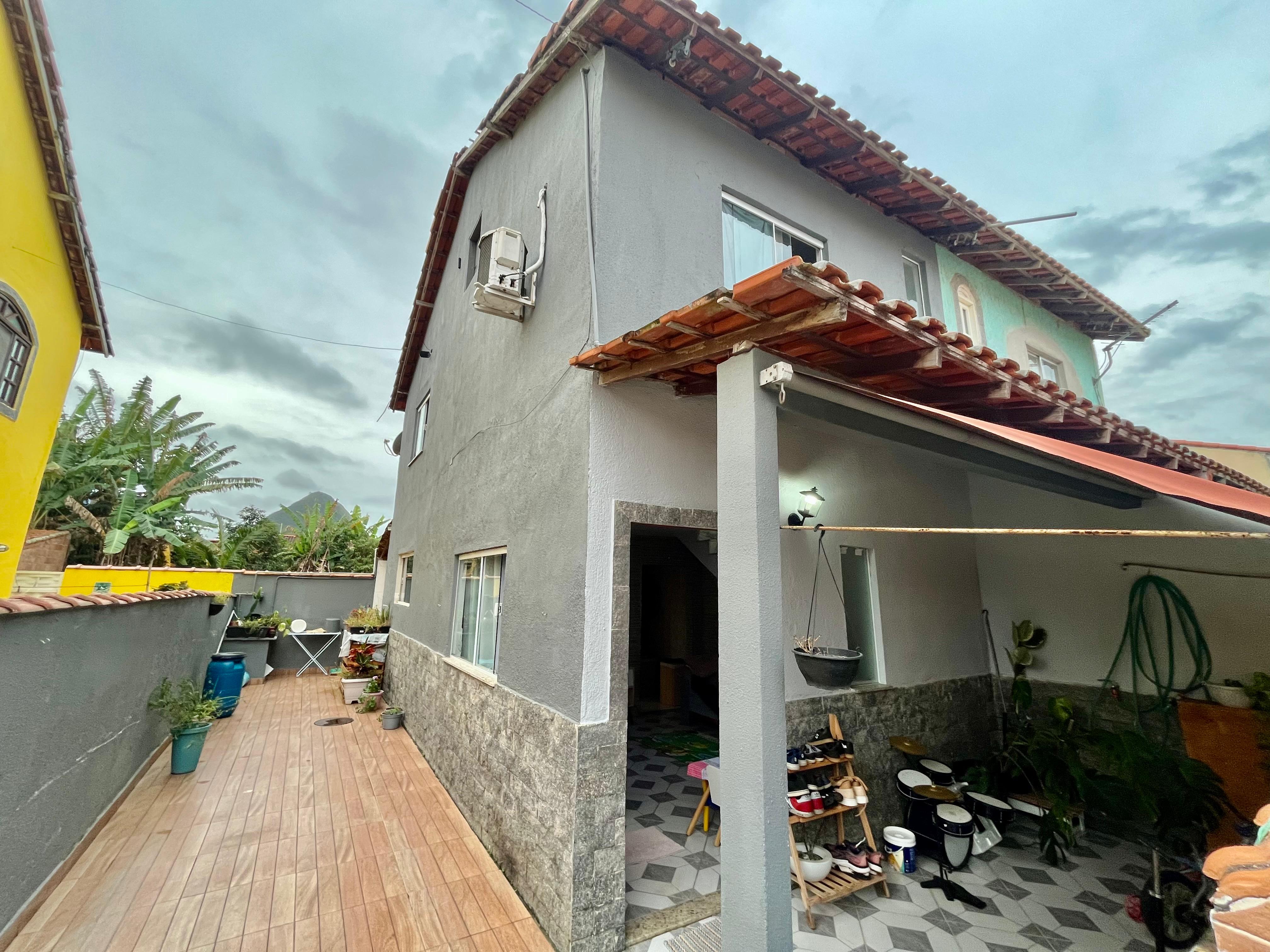 Duplex à venda com 2 quartos em condomínio no Rincão Mimoso, Itaipuaçu, Maricá/RJ.