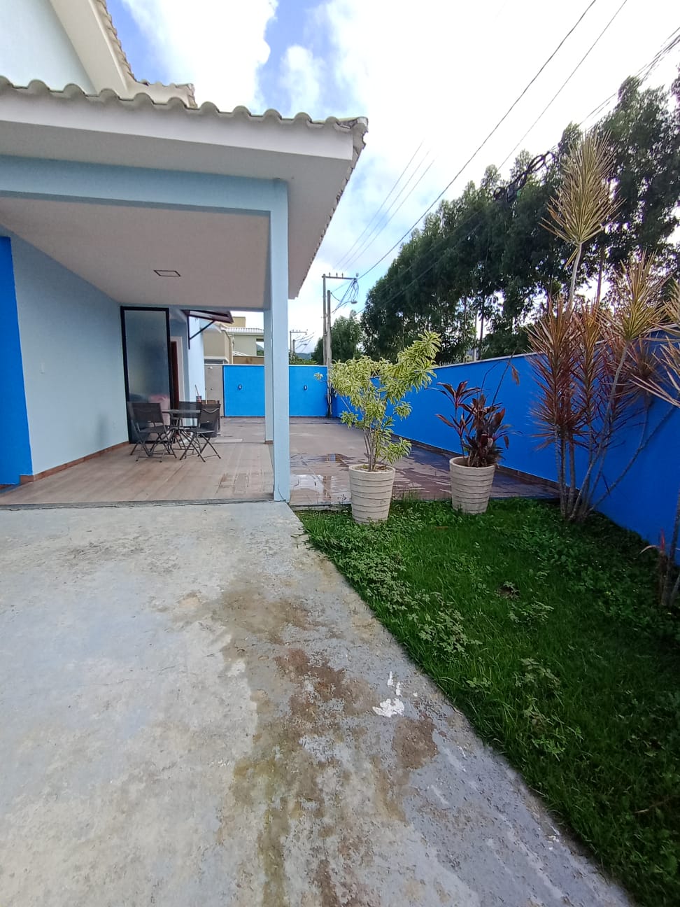 Casa para à venda com 2 quartos no condomínio Royal Garden, Pindobas, Maricá(RJ).