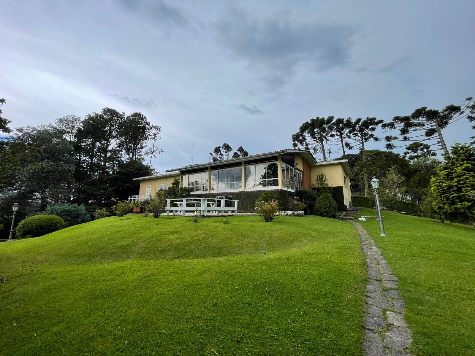 Exuberante imóvel à venda em Campos do Jordão-SP