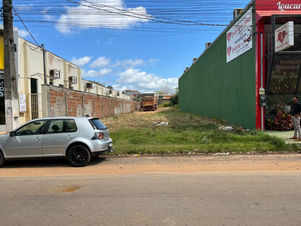 LOTE COMERCIAL - AV DOS IPES