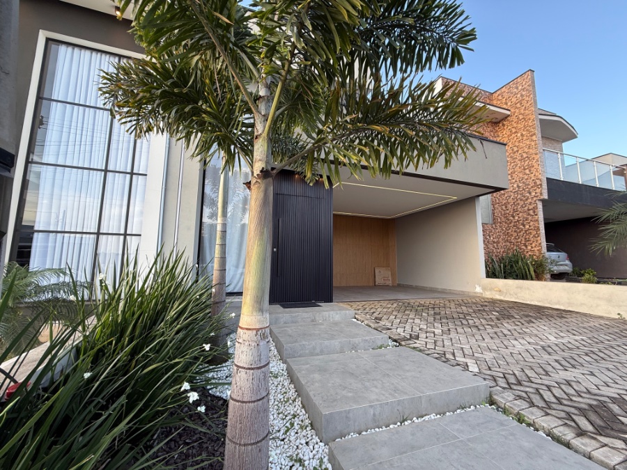 Casa em condomínio