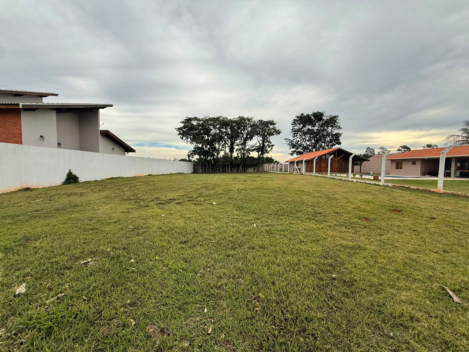 Terreno no condomínio fechado Nova Rheata em Boituva