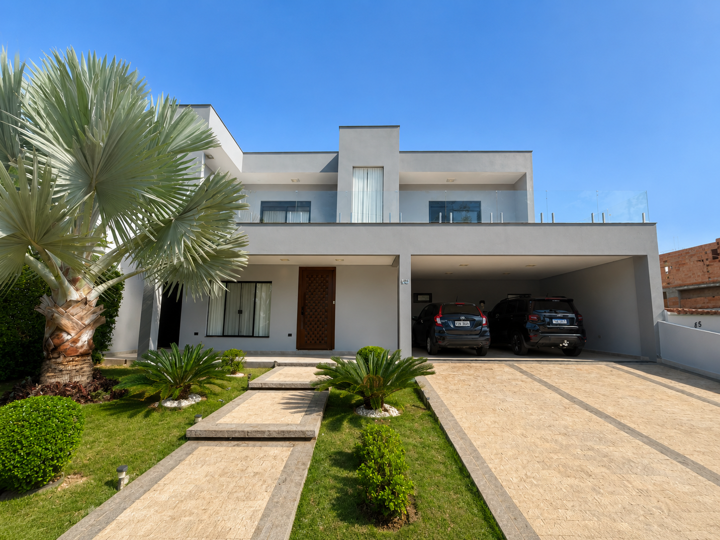 Casa com Edícula no condomínio no Portal das Estrelas