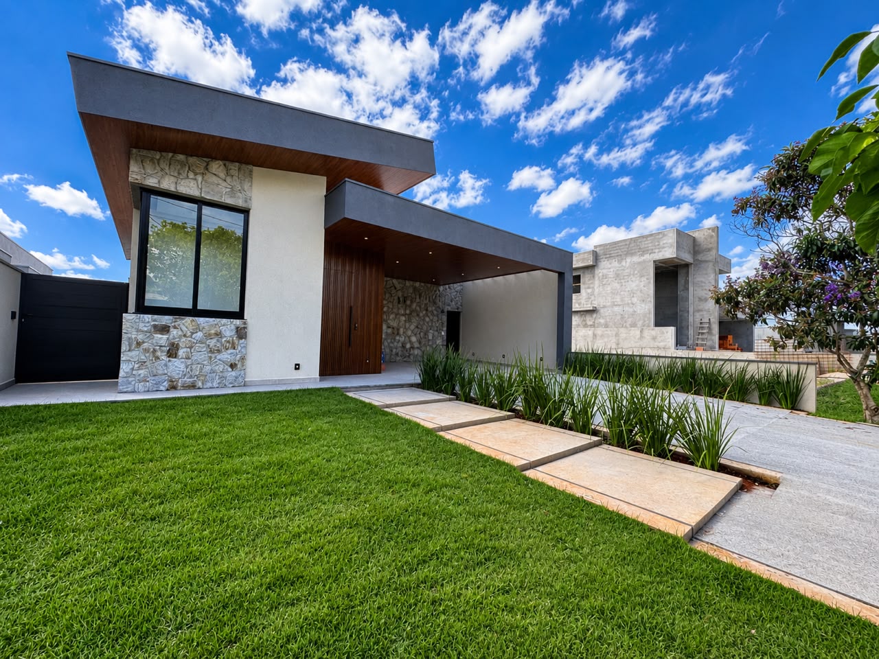 Casa com 3 dormitórios e área gourmet incrível no Condomínio Solaris Haras Resort