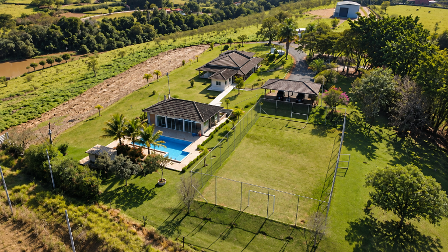 Sitio com Lago no Bairro Pinhal em Boituva