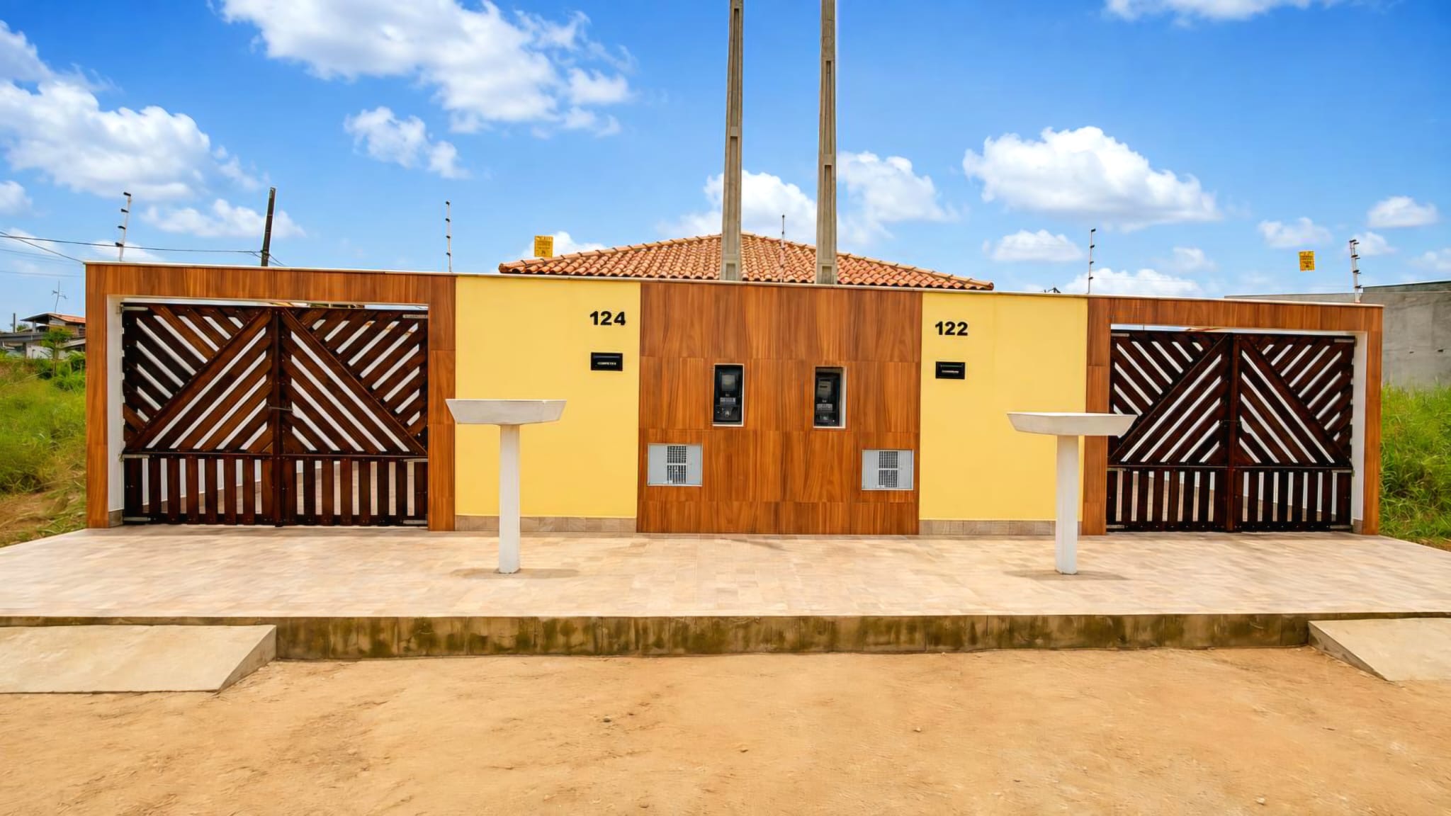 Casa Geminada à Venda em Jardim São Fernando, Itanhaém - 2 Quartos com Piscina