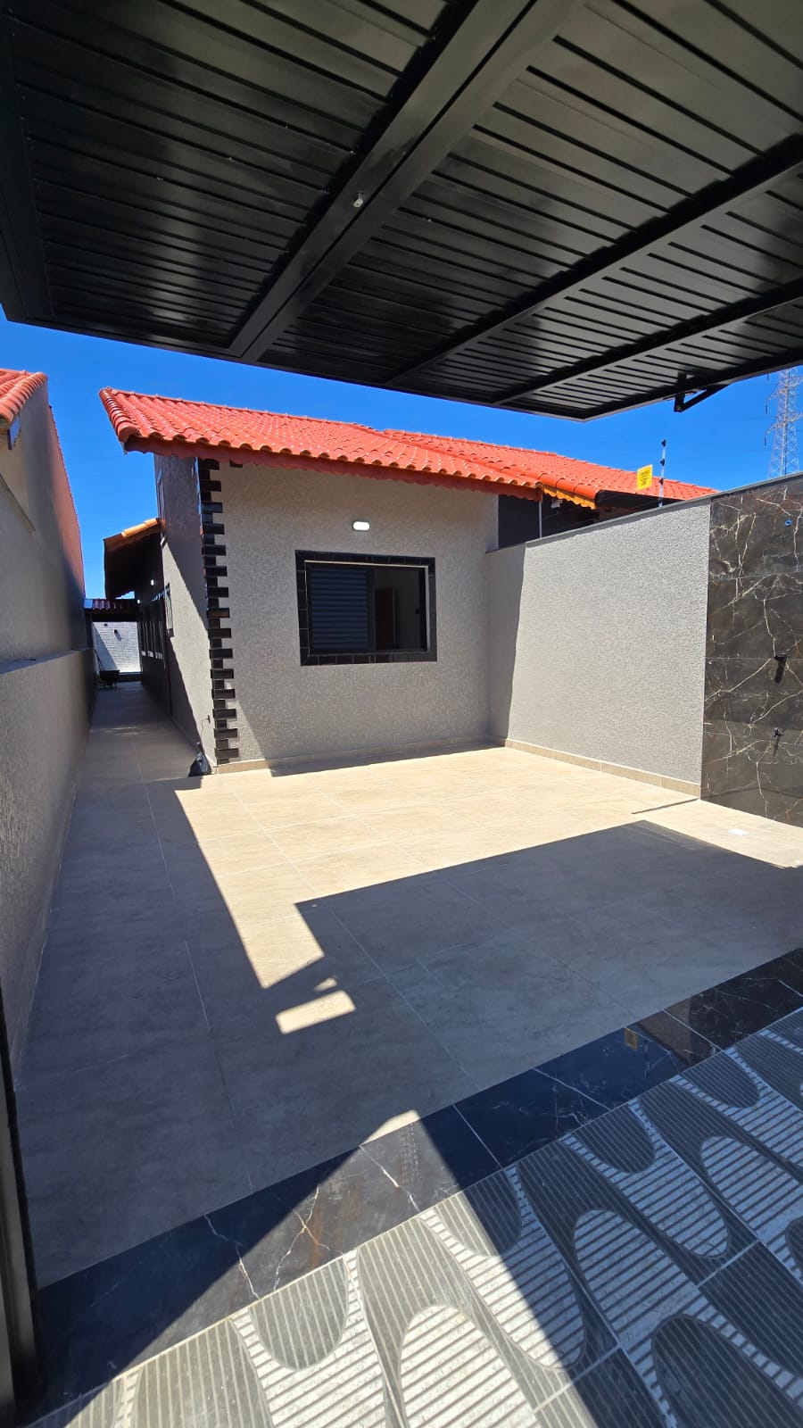 Casa à Venda no Verde Mar, Itanhaém – 2 Dormitórios, Piscina e a 600m do Mar