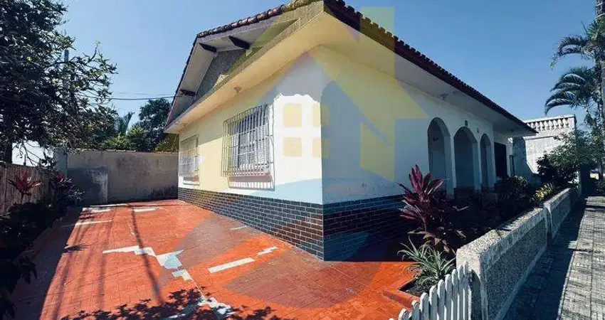 Casa nova com 3 quartos à venda no Suarão, Itanhaém - a 200m da praia