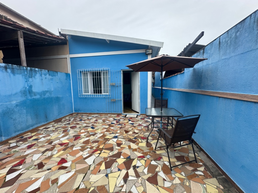 Casa Geminada à Venda: 2 Quartos, 1 Suíte e 2 Vagas em 125m² de Terreno