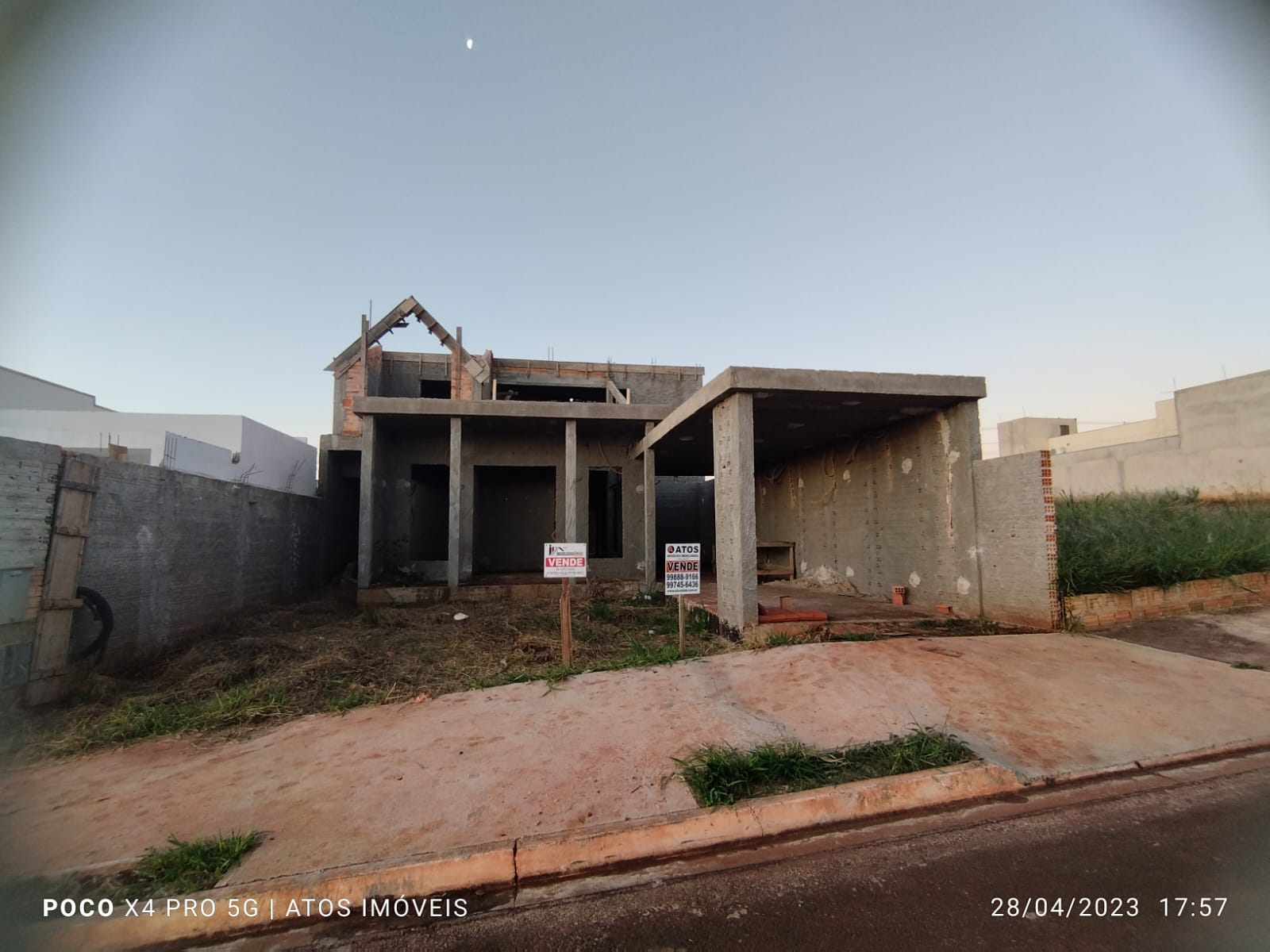 SOBRADO EM OBRAS