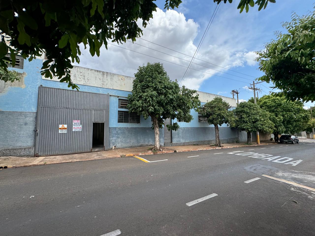 ALUGA BARRACÃO CENTRO