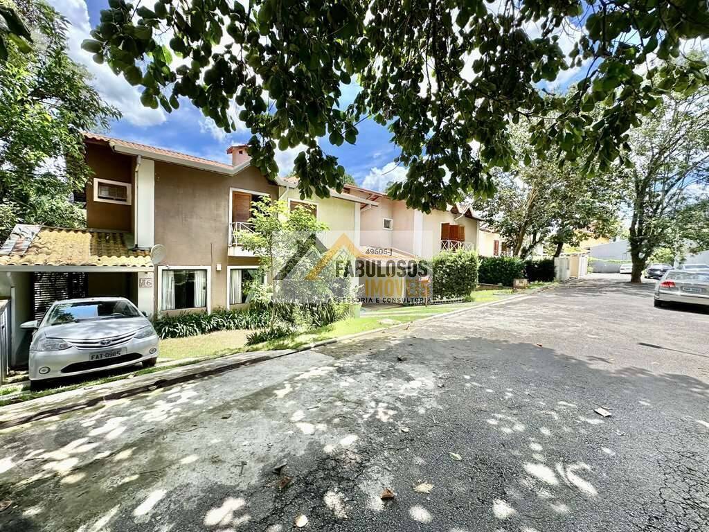 Cond. Vila Velha - 3 dorms / 1 sts, final de rua, muito verde!