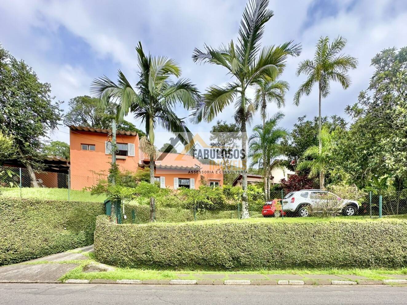 Rua das Granjas (Miolo) - 4 dorm / 2 sts, linda vista!