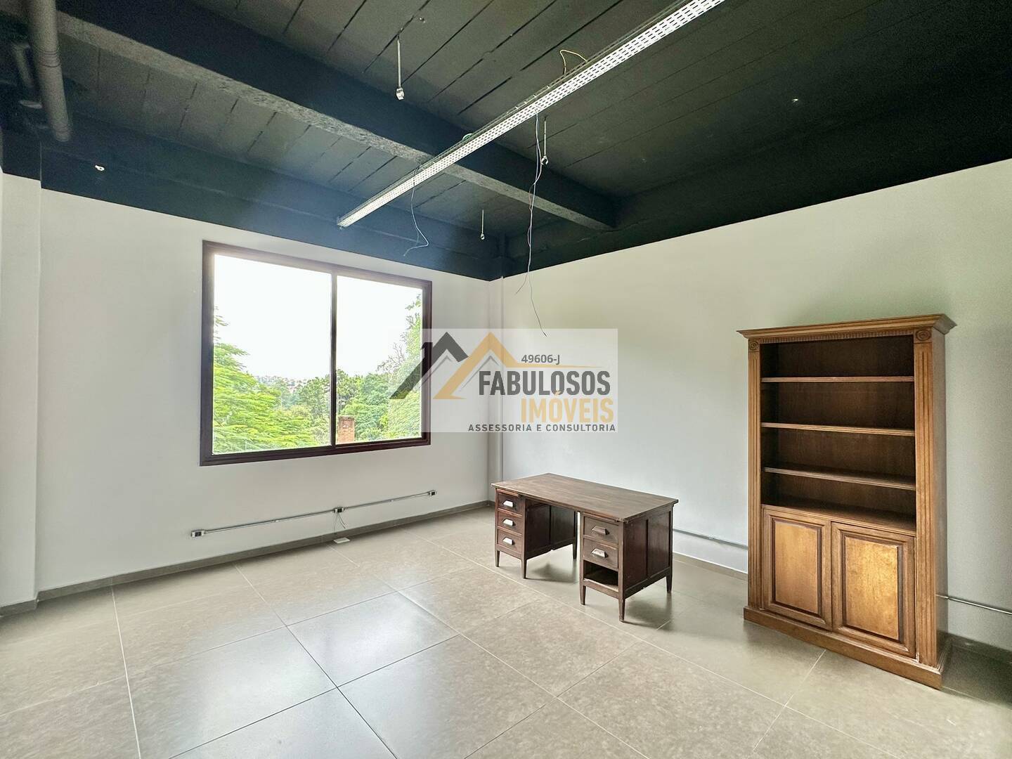 Centro Com. ÁAREA - Sala 2 - Térreo 41,86 m² + 1 vaga - ALUGADO C/ RENDA
