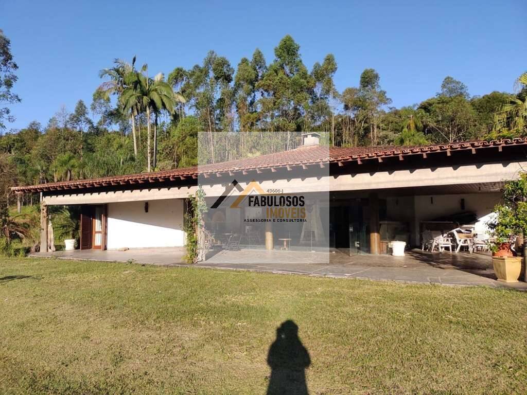 Casa Sede - lote 3.000 mil m² cada - Vargem G.P. - Km 44,5  Rap. Tavares