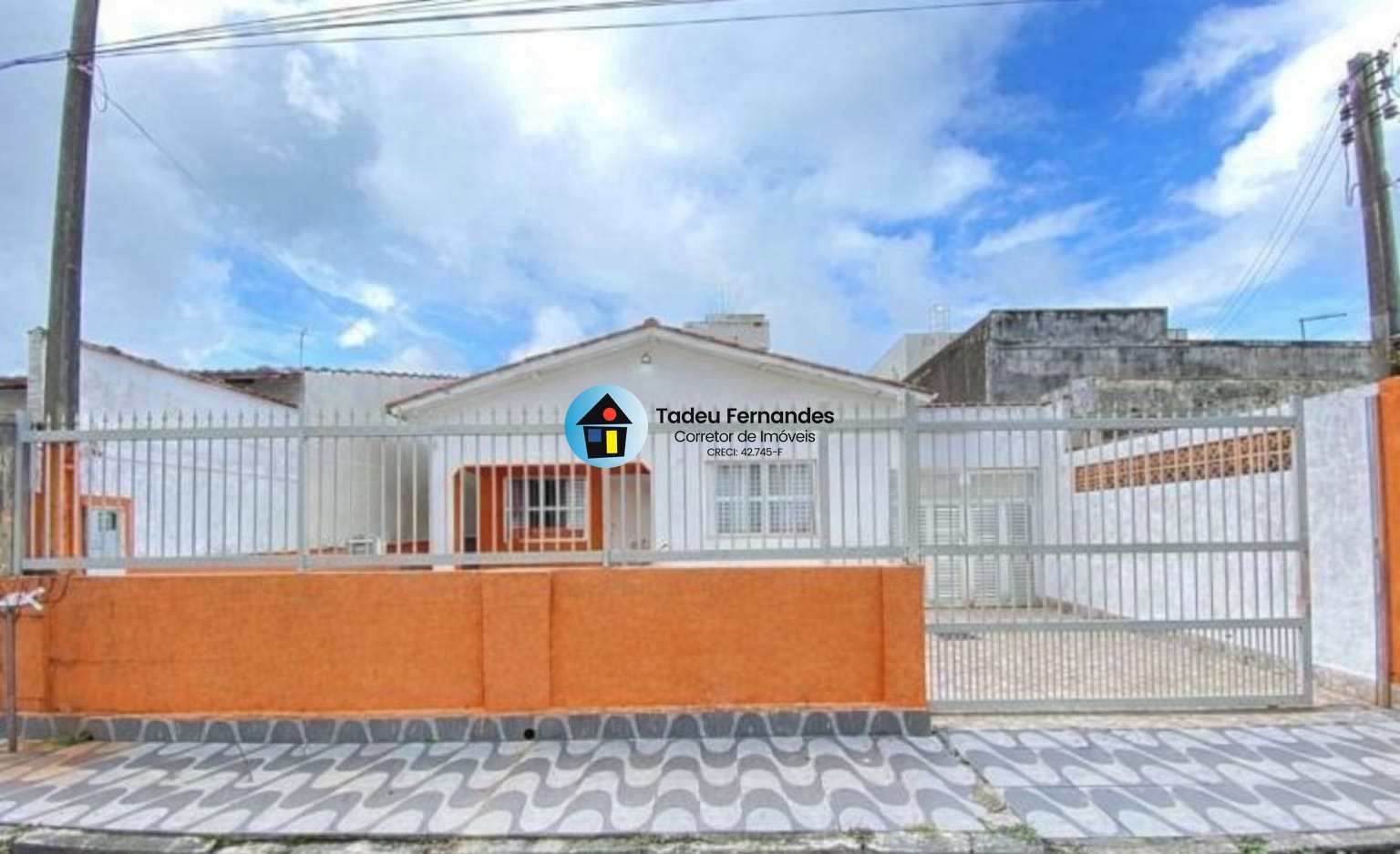 VENDO CASA NO CENTRO DE MONGAGUÁ