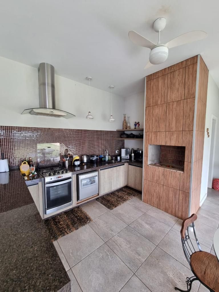Casa á venda c/ 03 dormitórios, Condomínio Village Araçoiaba - Araçoiaba da Serra/SP
