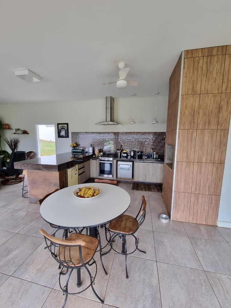 Casa á venda c/ 03 dormitórios, Condomínio Village Araçoiaba - Araçoiaba da Serra/SP