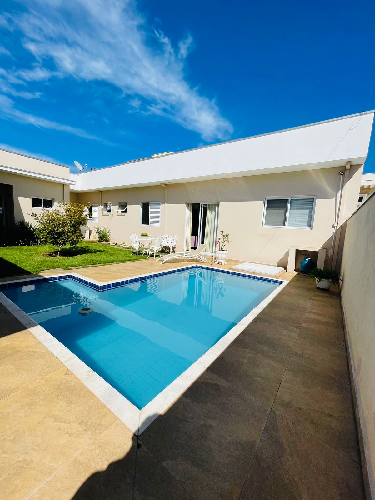 Casa á venda c/  05 dormitórios, Condomínio Portal das Estrelas - Boituva/SP
