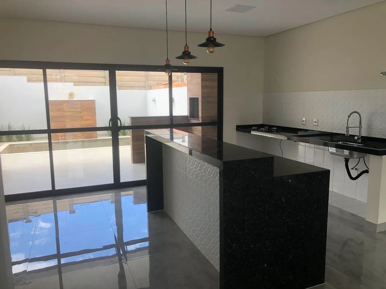 Sobrado Novo com Piscina à Venda no Ypê 3 – Condomínio Fechado em Tatuí