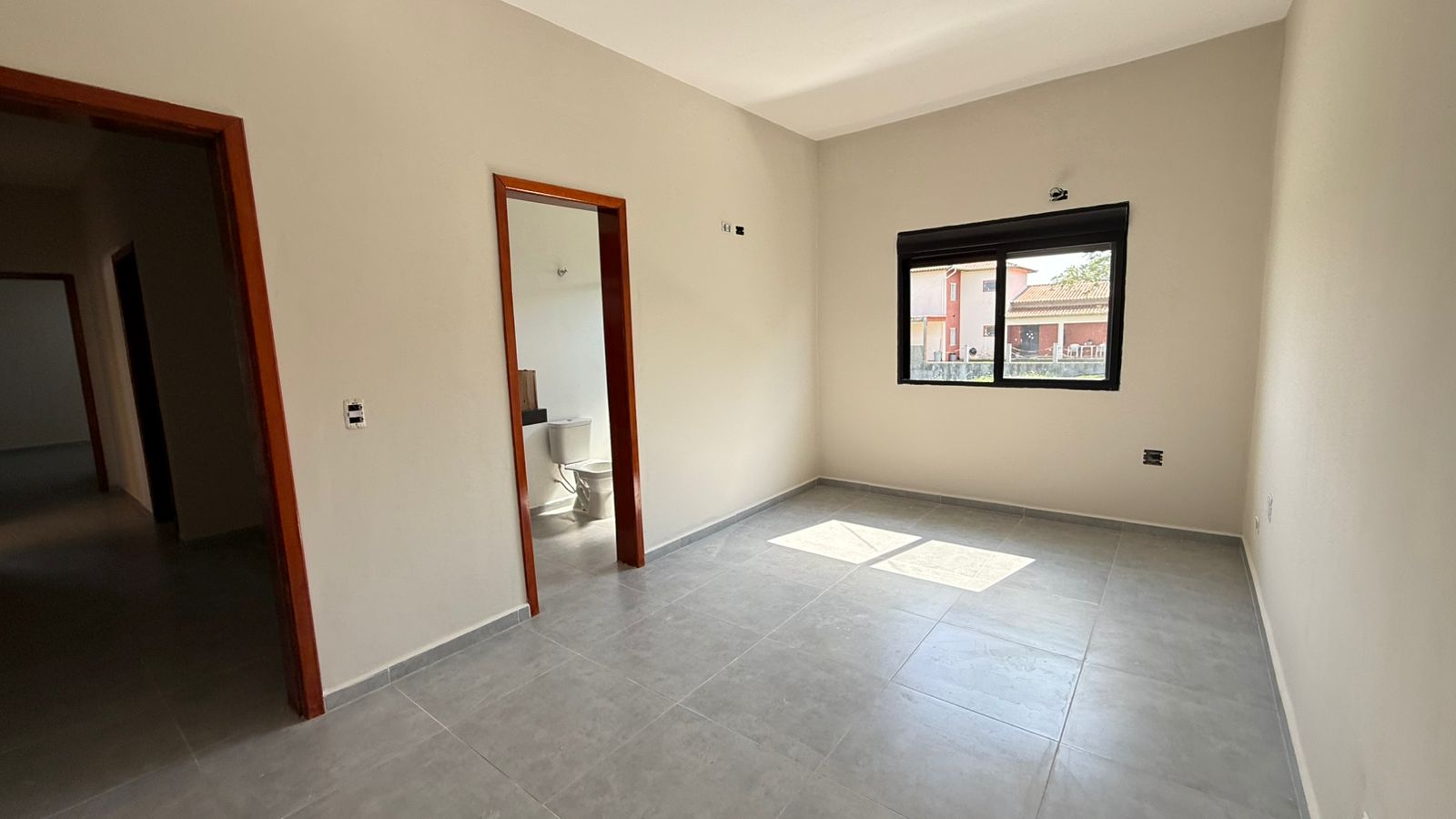 Linda casa a venda no condomínio Ninho Verde - Porangaba/SP.