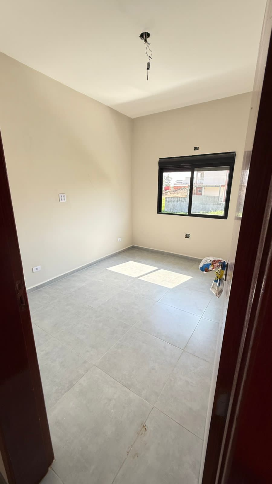 Linda casa a venda no condomínio Ninho Verde - Porangaba/SP.