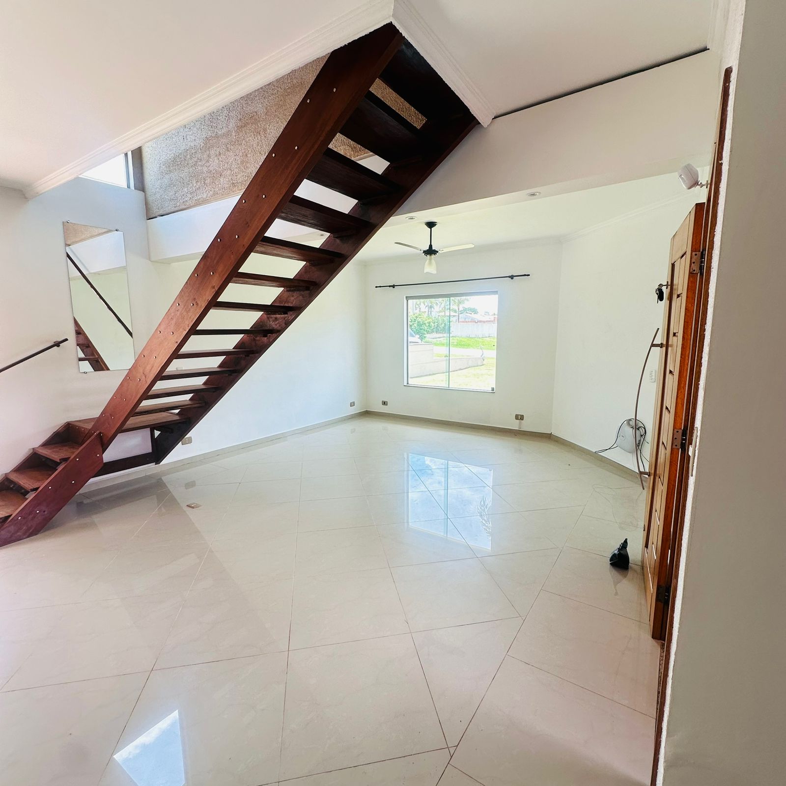 Viva o Sonho da Casa Própria! Sobrado à Venda no Condomínio Ninho Verde I Eco Residence! 