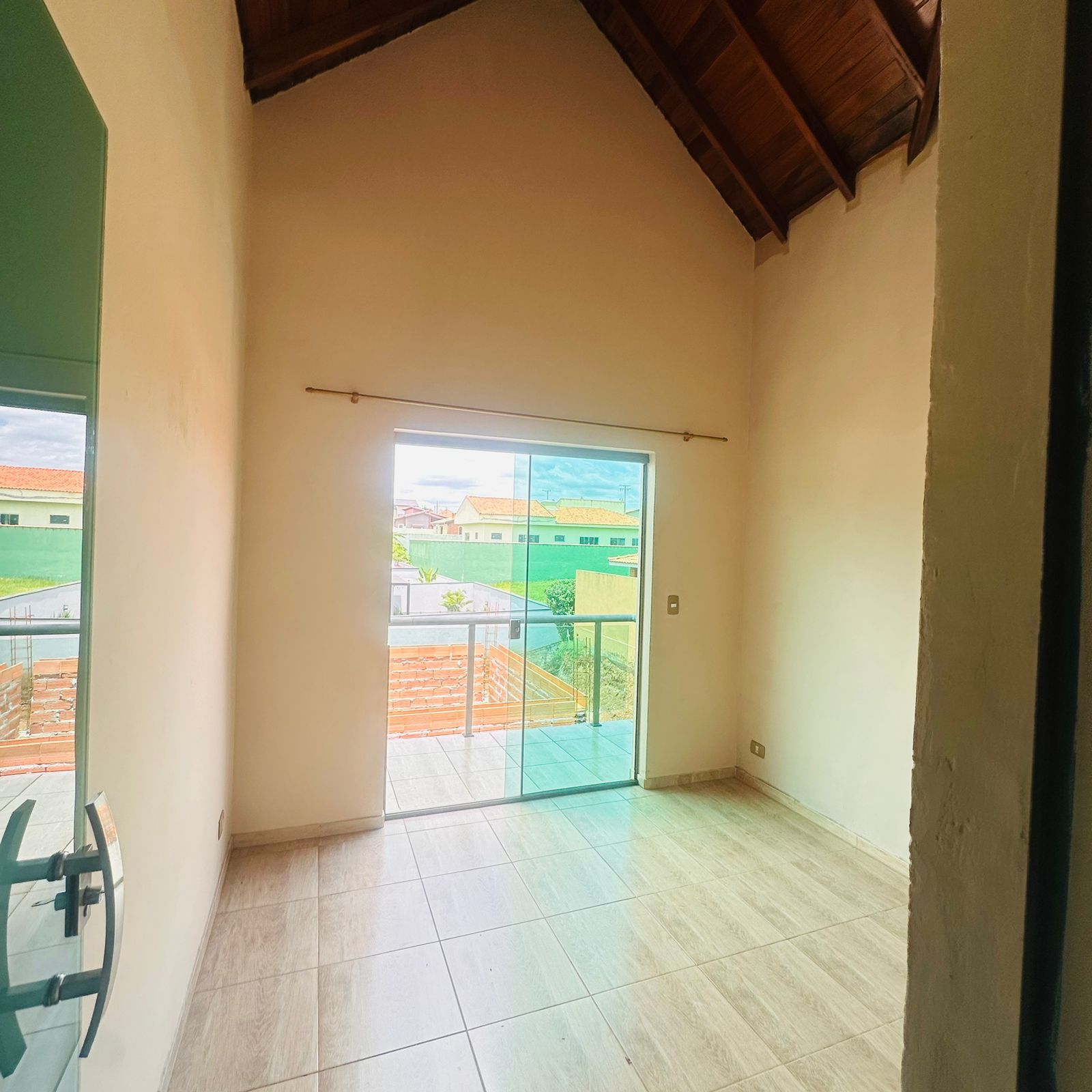 Viva o Sonho da Casa Própria! Sobrado à Venda no Condomínio Ninho Verde I Eco Residence! 