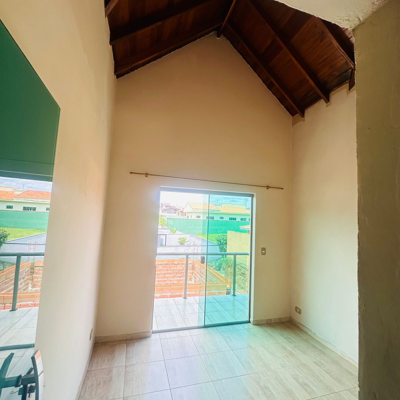 Viva o Sonho da Casa Própria! Sobrado à Venda no Condomínio Ninho Verde I Eco Residence! 