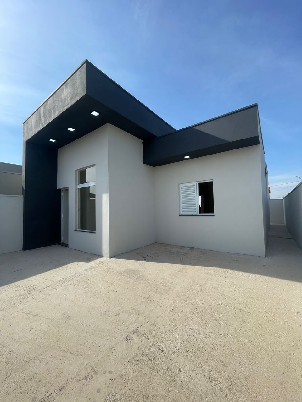 Casa á venda c/ 02 dormitórios, Bairro Campestre - Boituva