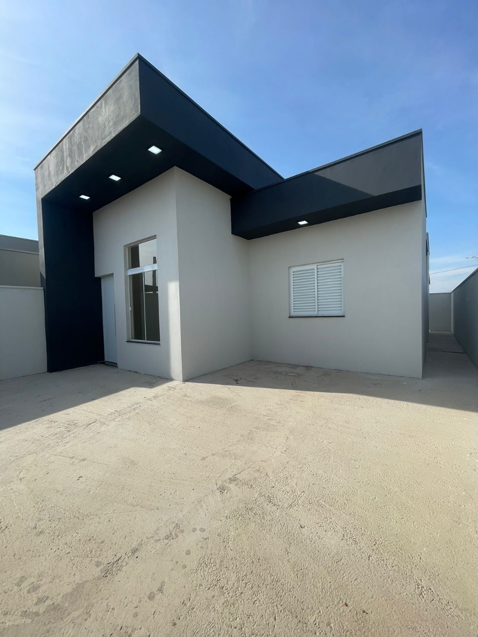 Casa á venda c/ 02 dormitórios, Bairro Campestre - Boituva
