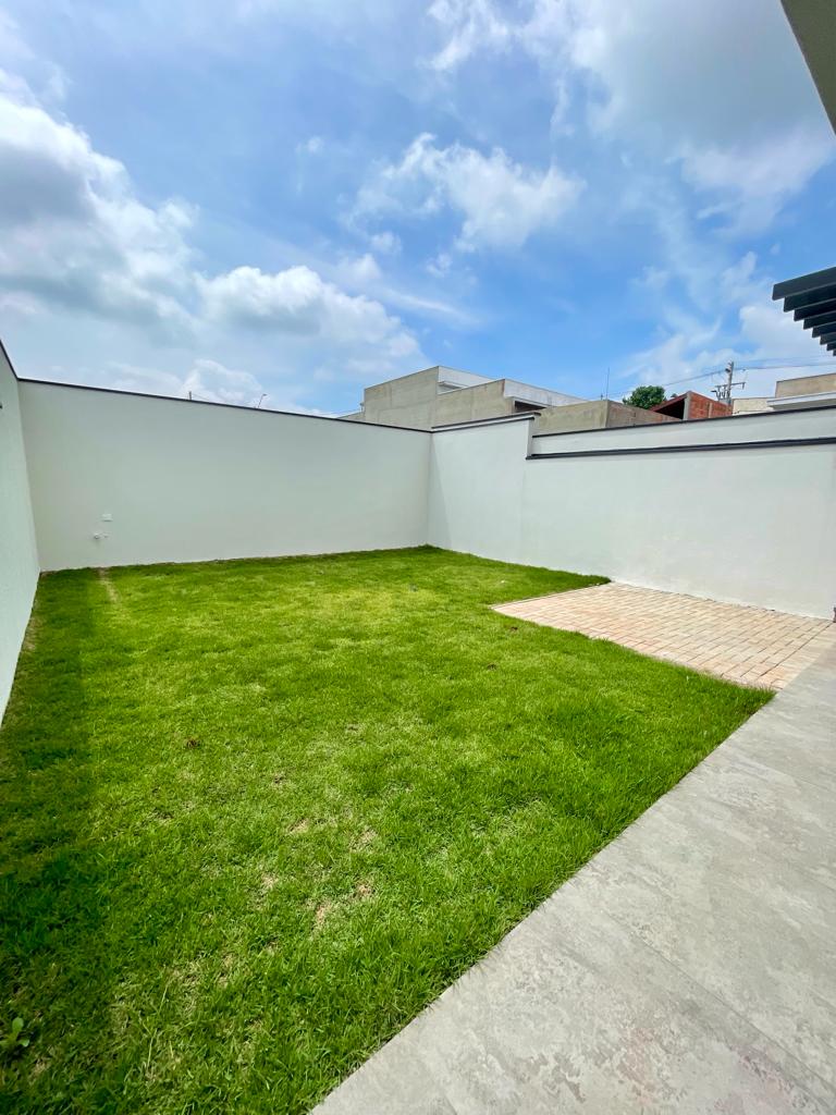 Belíssimo Sobrado á venda c/ 03 dormitórios, sendo 01 suíte - Portal Ville Jardins, Boituva