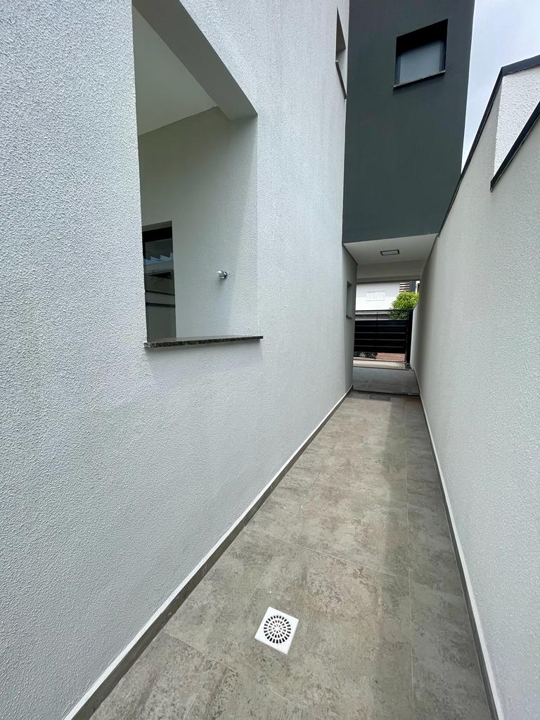 Belíssimo Sobrado á venda c/ 03 dormitórios, sendo 01 suíte - Portal Ville Jardins, Boituva