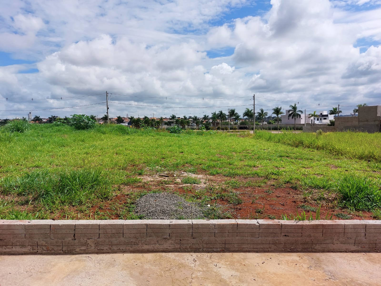 Terreno Plano à Venda no Portal Ville Jardins, Boituva: 319m²
