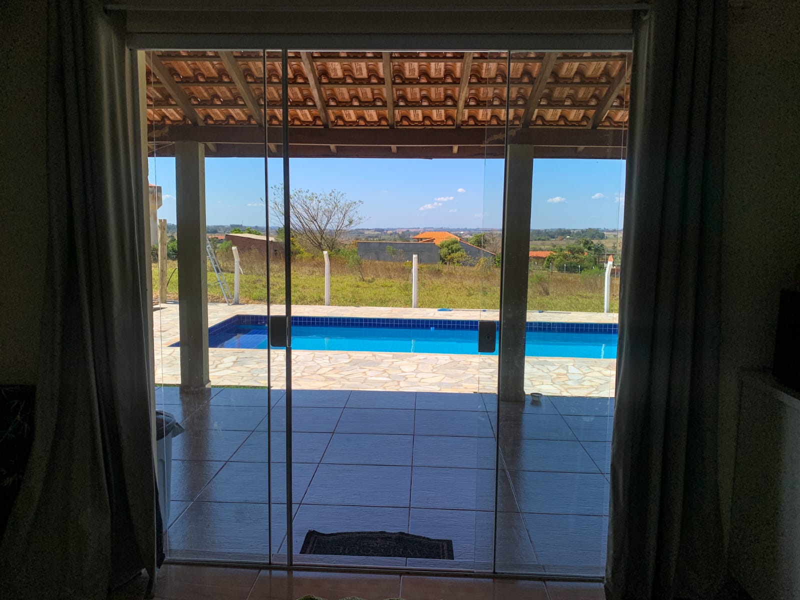 Descubra seu Paraíso Particular no Recanto da Castelo!