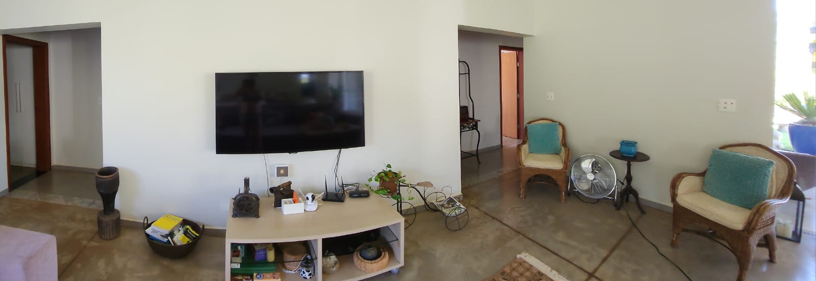 Encantadora Chácara à Venda em Tatuí - Bairro dos Mirandas Uma Propriedade de Alto Padrão com Projeto Arquitetônico Moderno Preço: R$ 2.500.000,00
