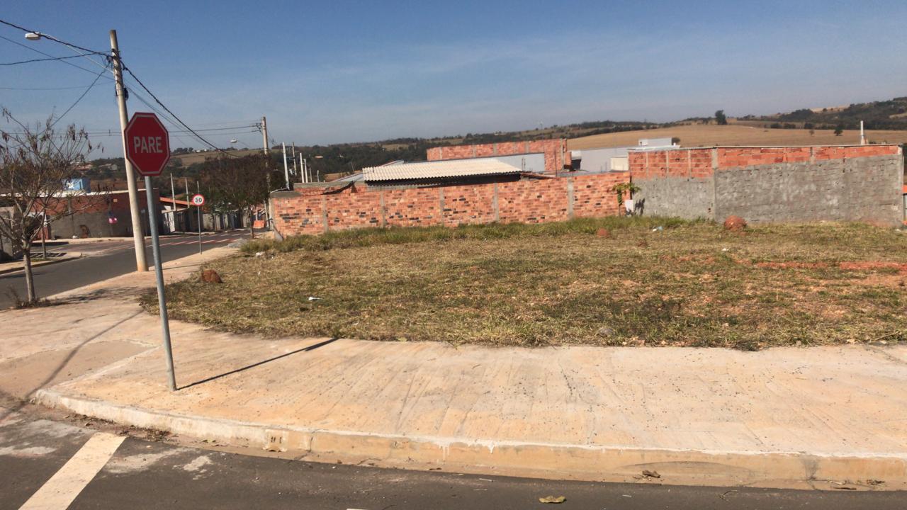 Terrenos de Esquina 486m² no Jardins de Tatuí, SP - Oportunidade para Investidores