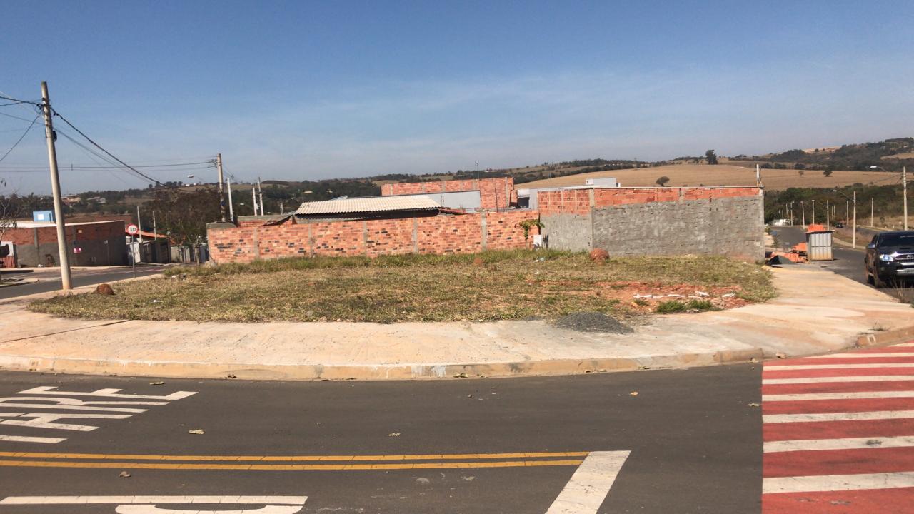 Terrenos de Esquina 486m² no Jardins de Tatuí, SP - Oportunidade para Investidores