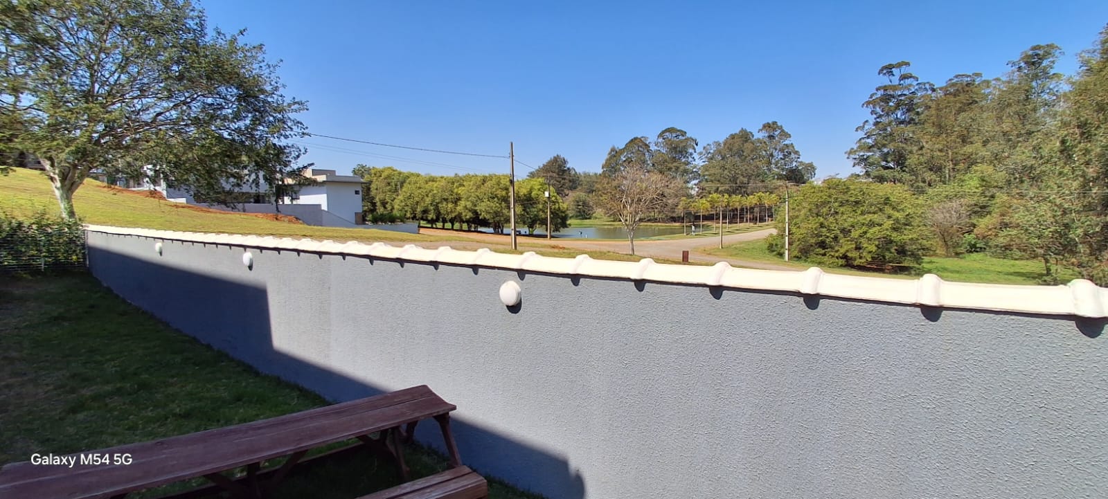 Casa Moderna com Piscina e Suíte Master no Condomínio Ninho Verde I - Porangaba, SP