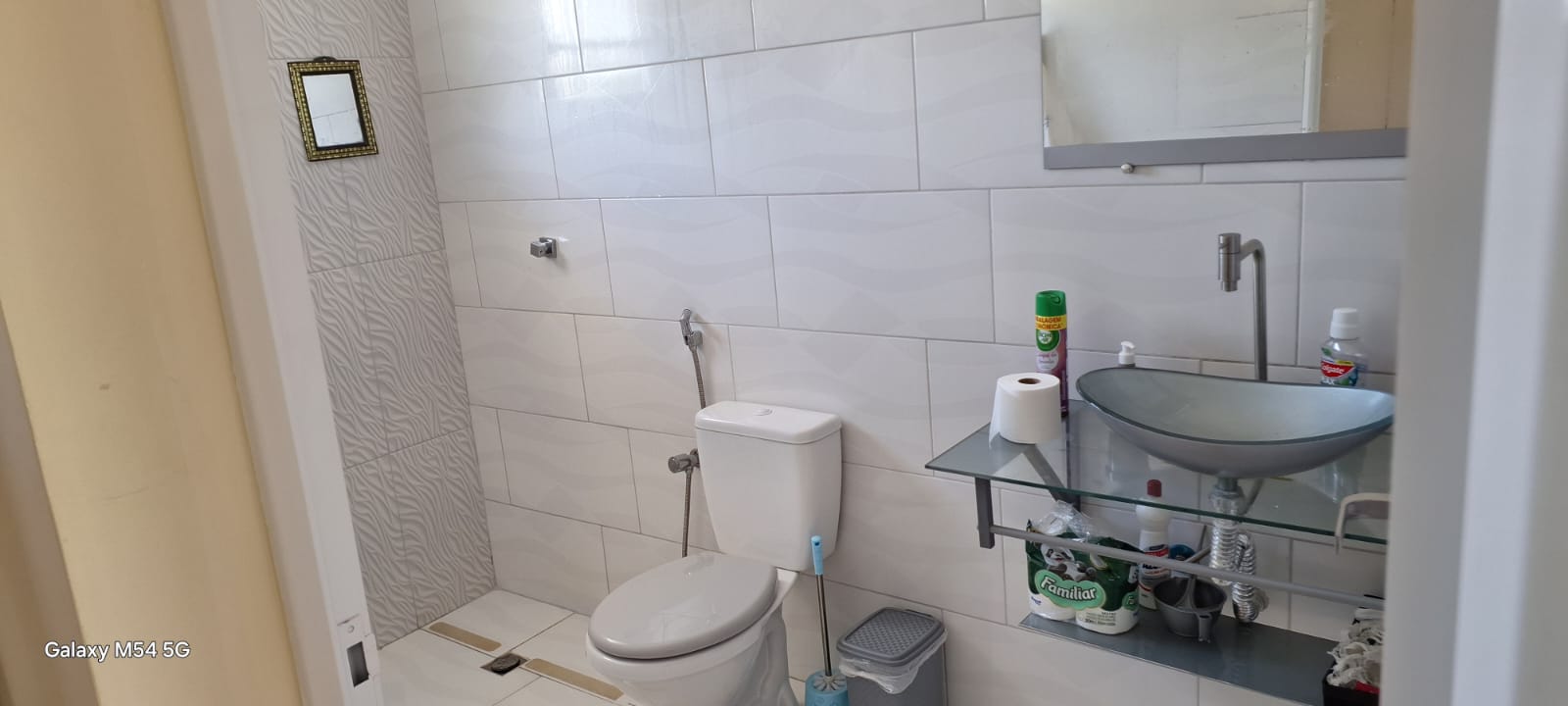 Casa Moderna com Piscina e Suíte Master no Condomínio Ninho Verde I - Porangaba, SP