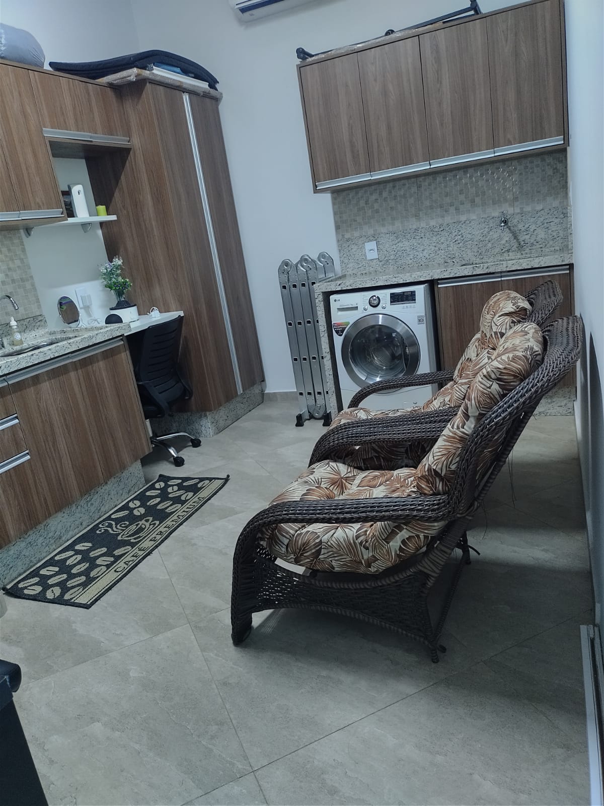 Casa Moderna e Completa com Placa Solar e 5 Ar-Condicionados na Av. Professora Zilah de Aquino - Tatuí 
