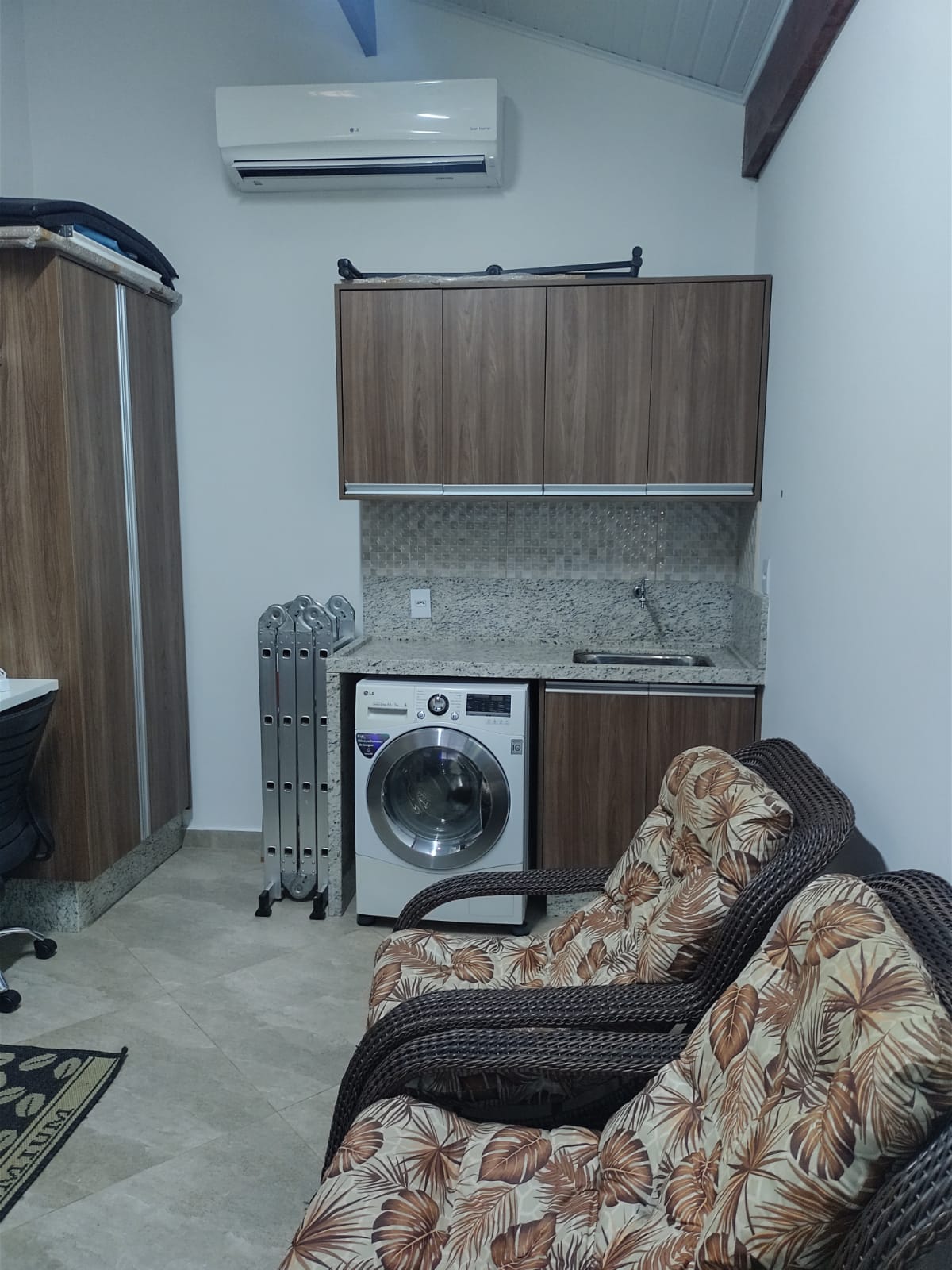 Casa Moderna e Completa com Placa Solar e 5 Ar-Condicionados na Av. Professora Zilah de Aquino - Tatuí 